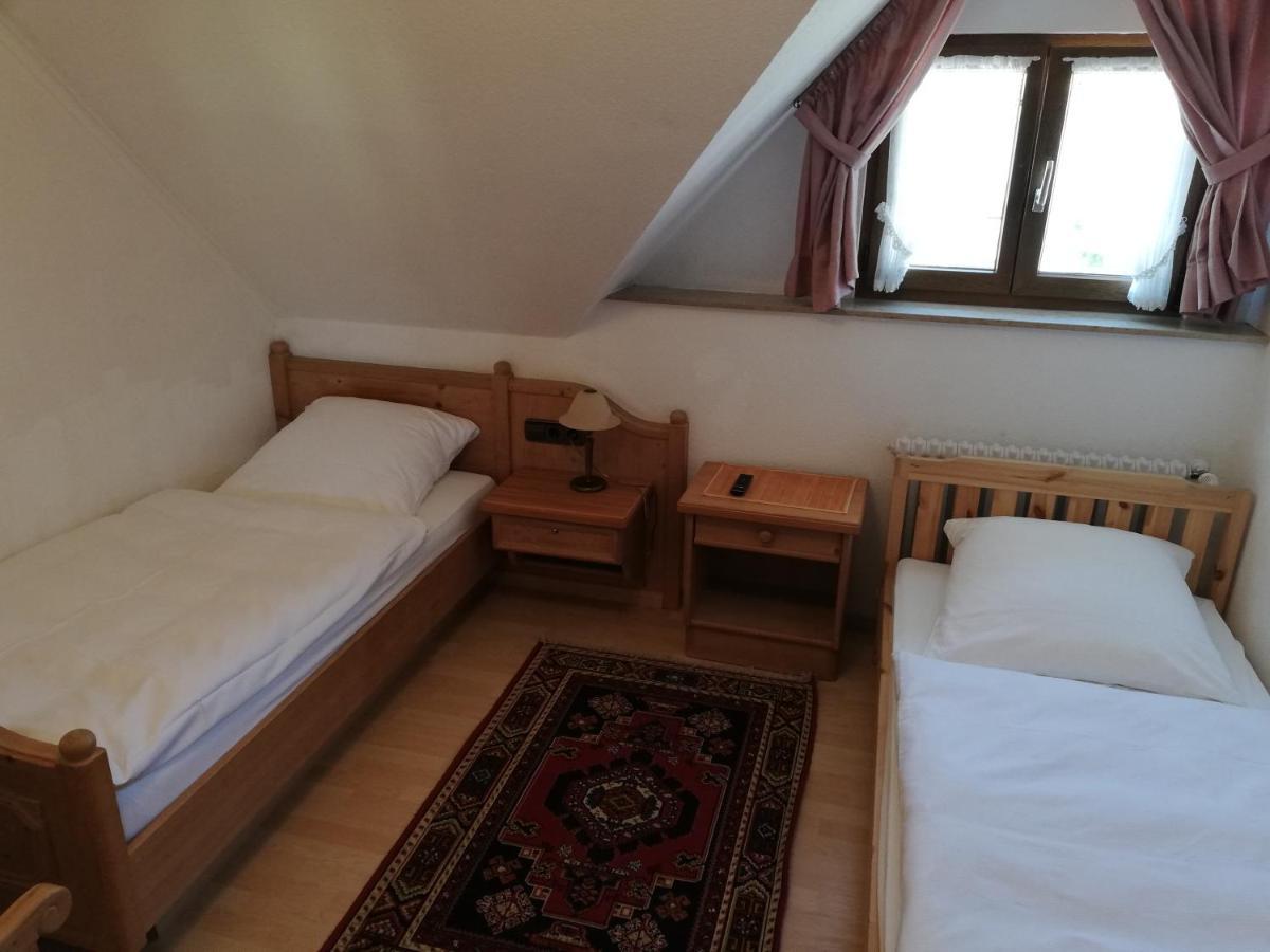 Gaestehaus Roessle Rötenbach Екстериор снимка