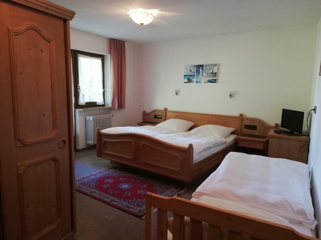 Gaestehaus Roessle Rötenbach Екстериор снимка