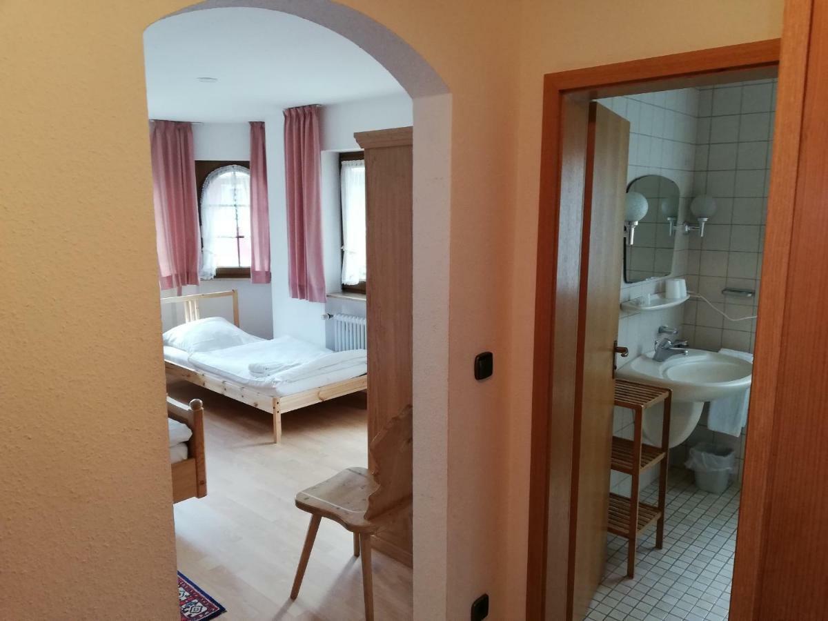 Gaestehaus Roessle Rötenbach Екстериор снимка