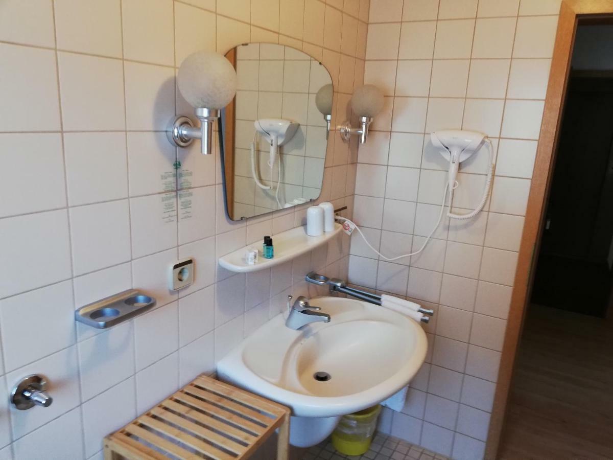 Gaestehaus Roessle Rötenbach Екстериор снимка