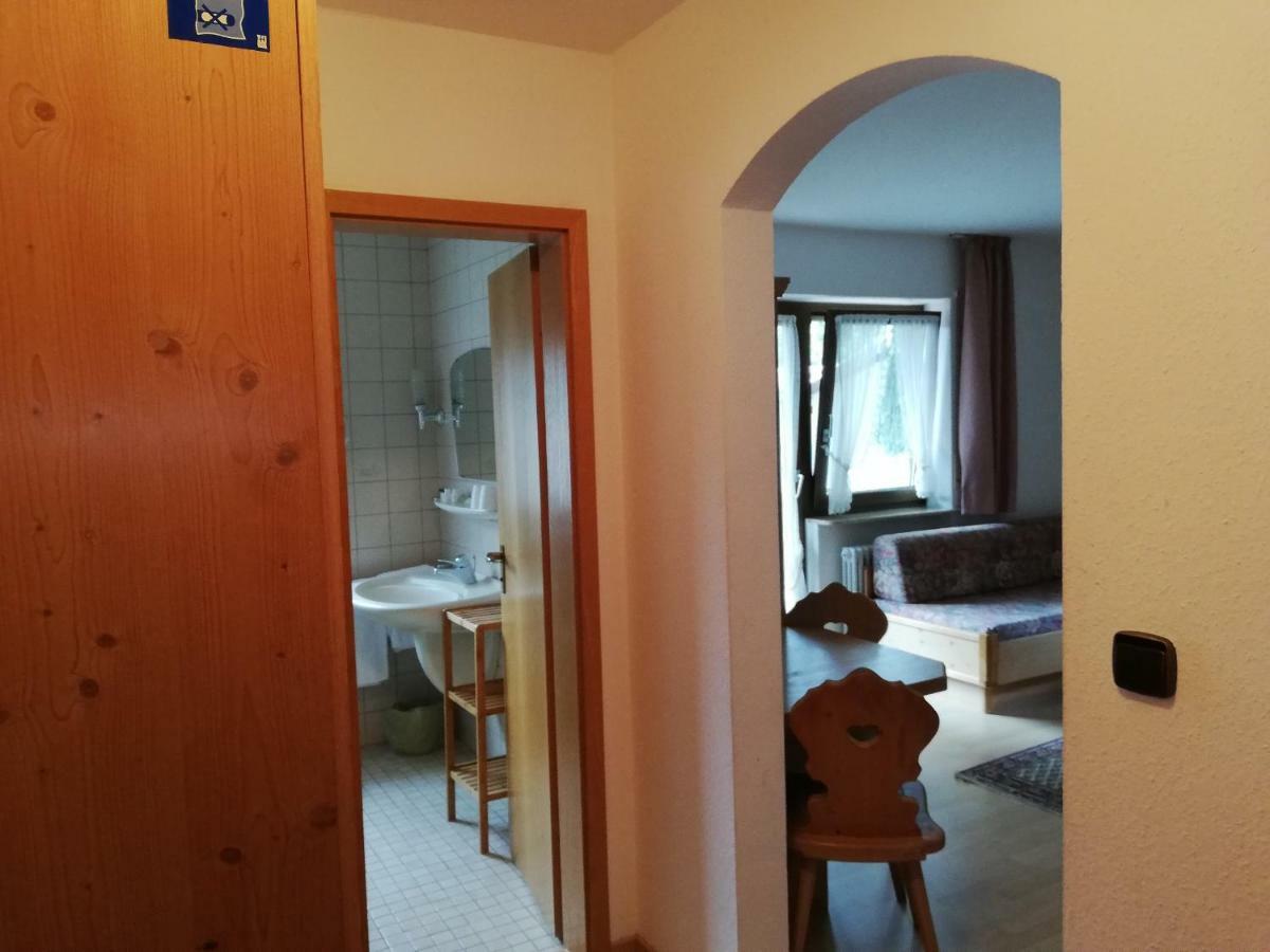 Gaestehaus Roessle Rötenbach Екстериор снимка
