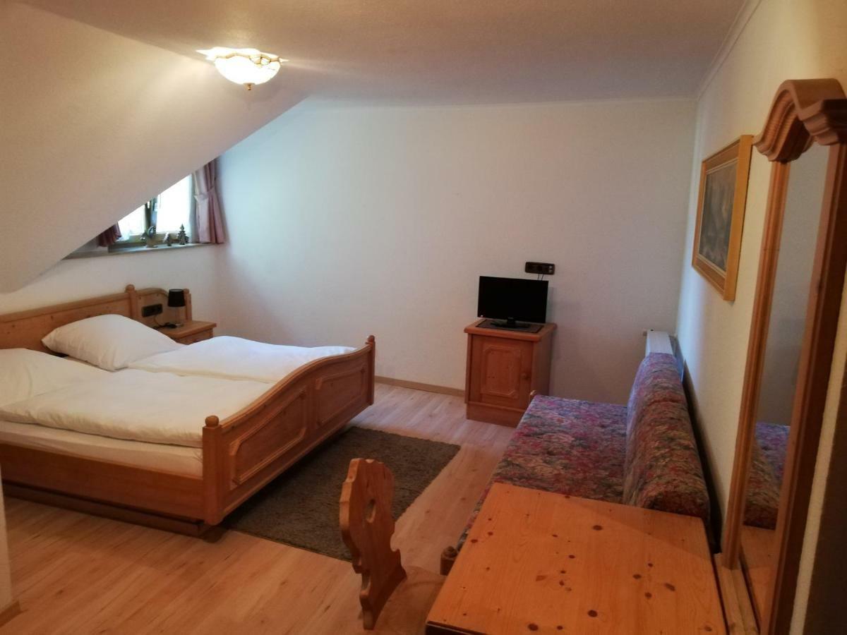 Gaestehaus Roessle Rötenbach Екстериор снимка